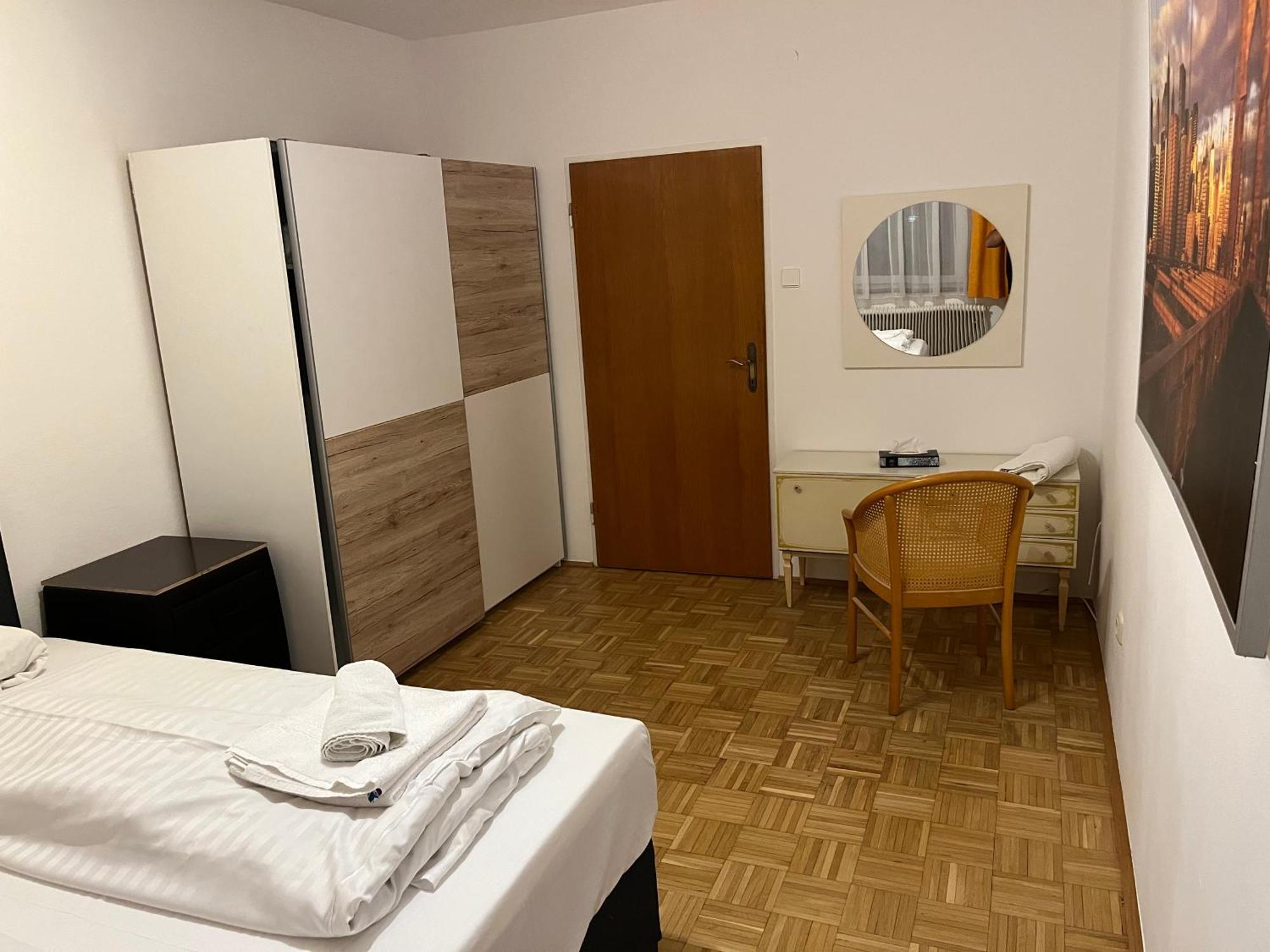 City Appartement 4600 Велс Екстериор снимка